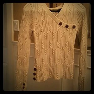 Beige cableknit v-neck sweater